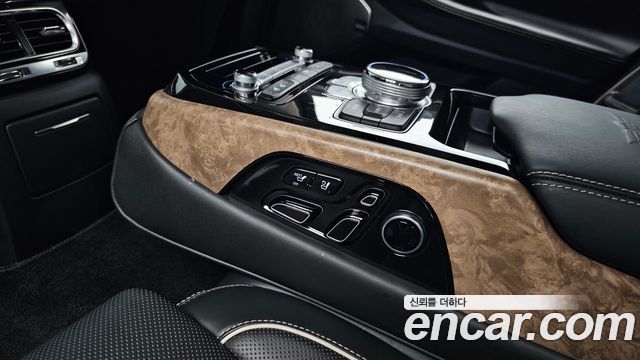 Genesis G90 2019 — photo 46