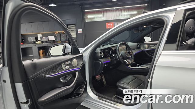 Mercedes-Benz E-Class 2022 — photo 13