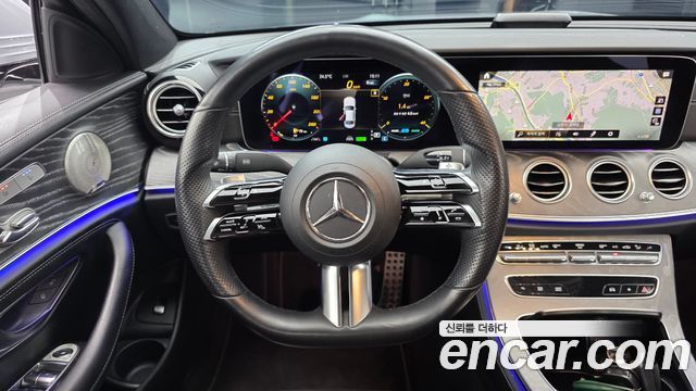 Mercedes-Benz E-Class 2022 — photo 20