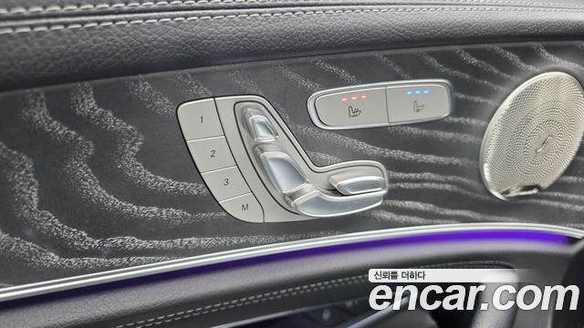 Mercedes-Benz E-Class 2022 — photo 25