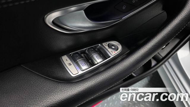 Mercedes-Benz E-Class 2022 — photo 27