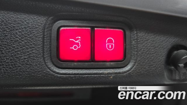 Mercedes-Benz E-Class 2022 — photo 35