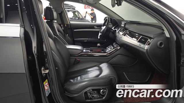 Audi A8 2015 — photo 11