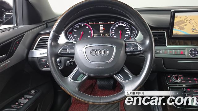 Audi A8 2015 — photo 14
