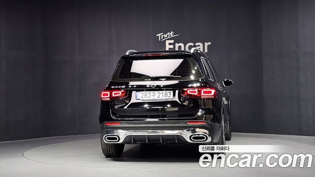 Mercedes-Benz GLB-Class 2021 — photo 4