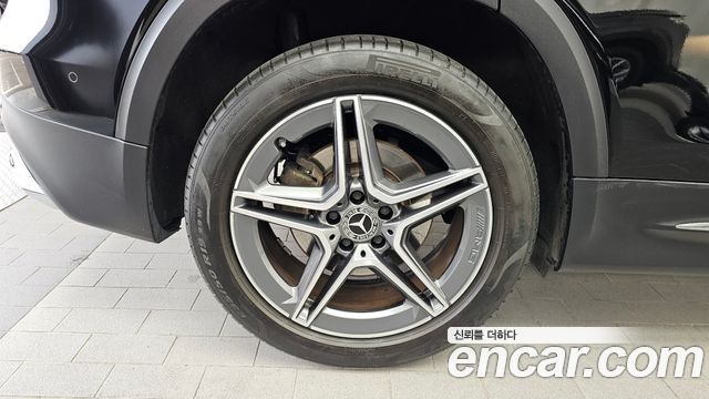 Mercedes-Benz GLB-Class 2021 — photo 5
