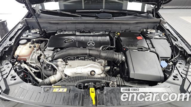 Mercedes-Benz GLB-Class 2021 — photo 6