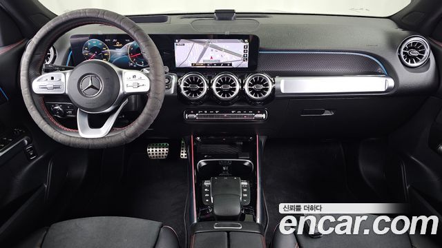 Mercedes-Benz GLB-Class 2021 — photo 10