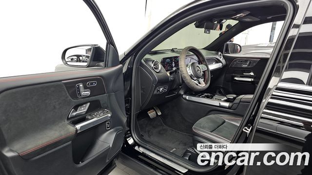 Mercedes-Benz GLB-Class 2021 — photo 13