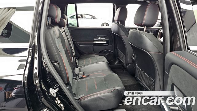 Mercedes-Benz GLB-Class 2021 — photo 18