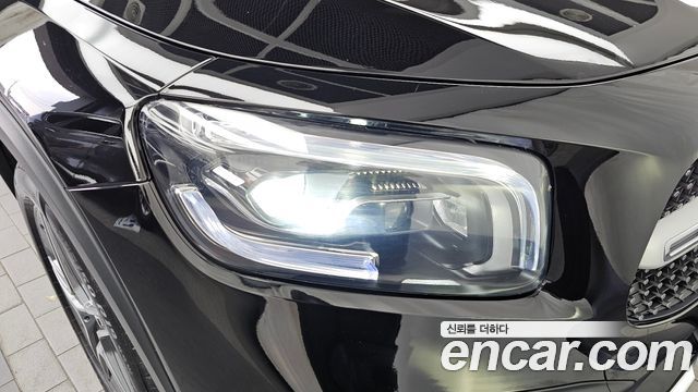 Mercedes-Benz GLB-Class 2021 — photo 8