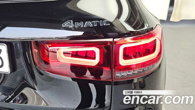 Mercedes-Benz GLB-Class 2021 — photo 9