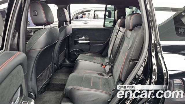 Mercedes-Benz GLB-Class 2021 — photo 16