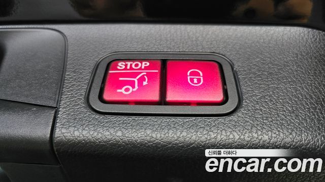 Mercedes-Benz GLB-Class 2021 — photo 30