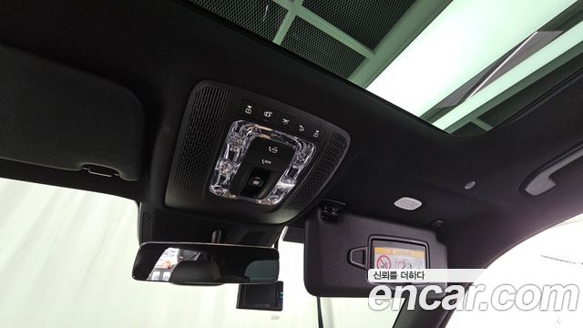 Mercedes-Benz GLB-Class 2021 — photo 32