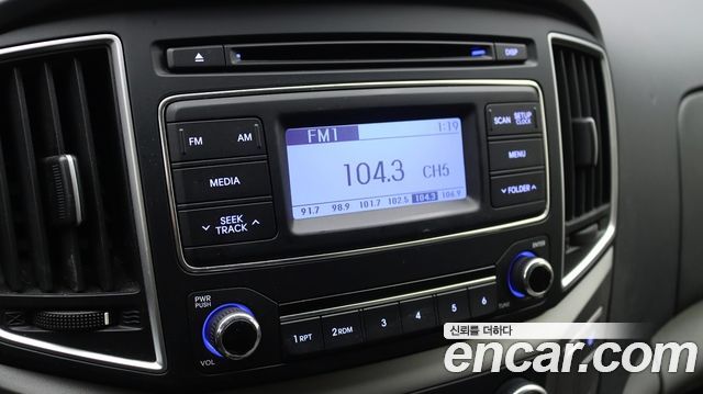 Hyundai Starex 2021 — photo 16