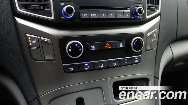 Hyundai Starex 2021 — photo 17