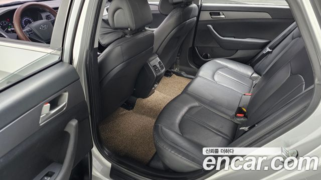 Hyundai Sonata 2016 — photo 11