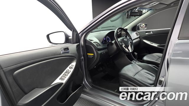Hyundai Accent 2014 — photo 10
