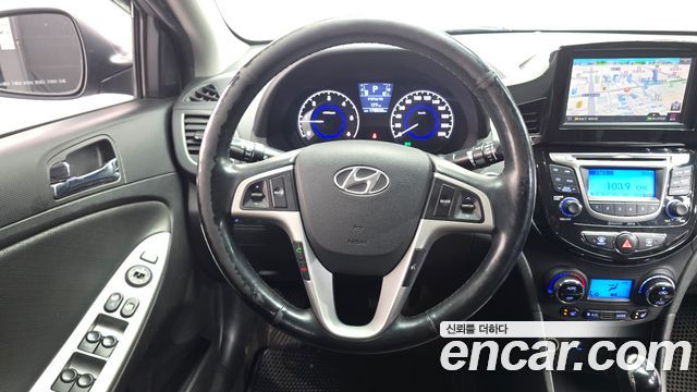 Hyundai Accent 2014 — photo 12