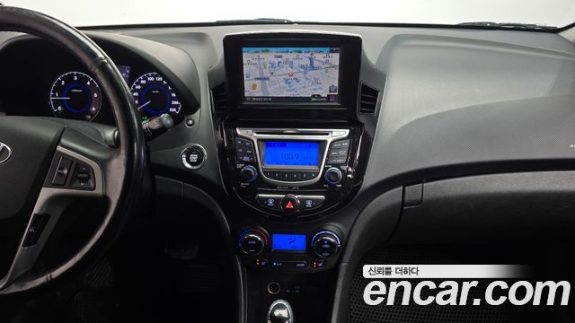Hyundai Accent 2014 — photo 13