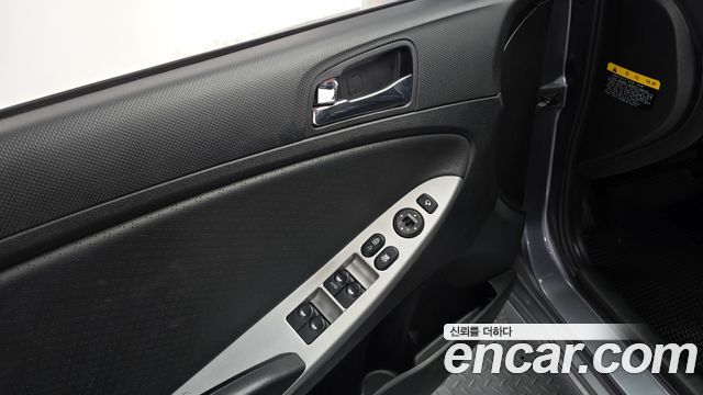 Hyundai Accent 2014 — photo 19