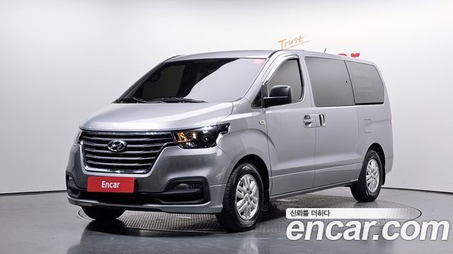 Hyundai Starex 2021 — photo 1