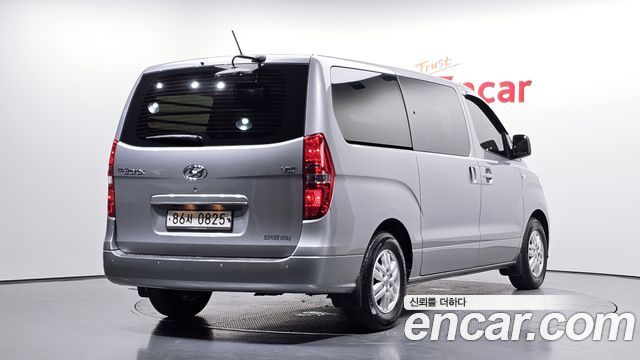 Hyundai Starex 2021 — photo 2