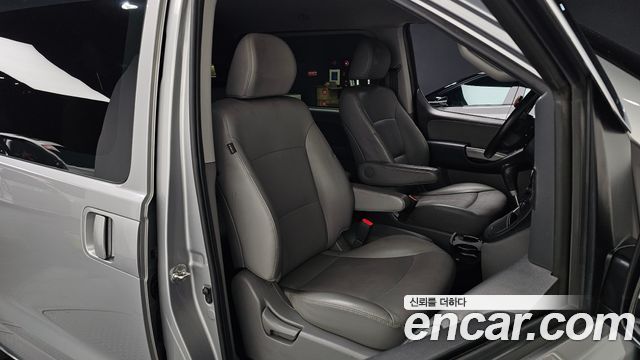 Hyundai Starex 2021 — photo 13