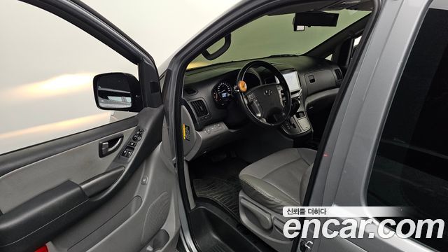 Hyundai Starex 2021 — photo 17