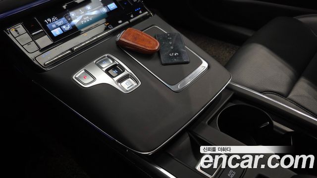 Hyundai Grandeur 2023 — photo 12