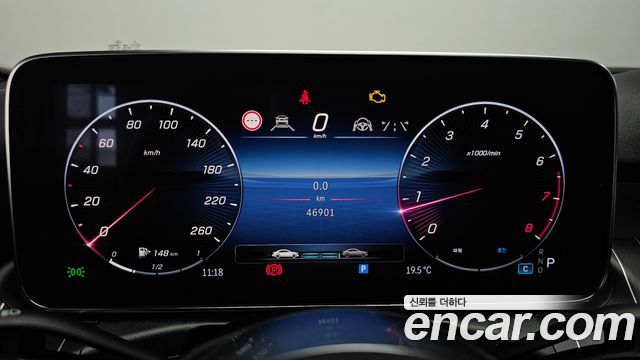 Mercedes-Benz C-Class 2022 — photo 11