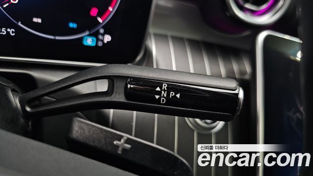 Mercedes-Benz C-Class 2022 — photo 12