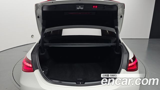 Mercedes-Benz C-Class 2022 — photo 26
