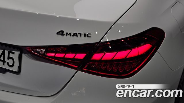 Mercedes-Benz C-Class 2022 — photo 9