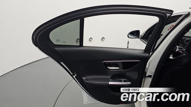 Mercedes-Benz C-Class 2022 — photo 15
