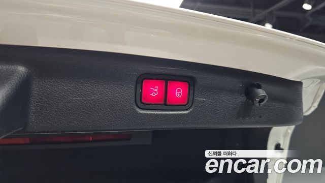 Mercedes-Benz C-Class 2022 — photo 27