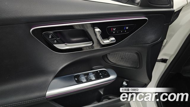 Mercedes-Benz C-Class 2022 — photo 29