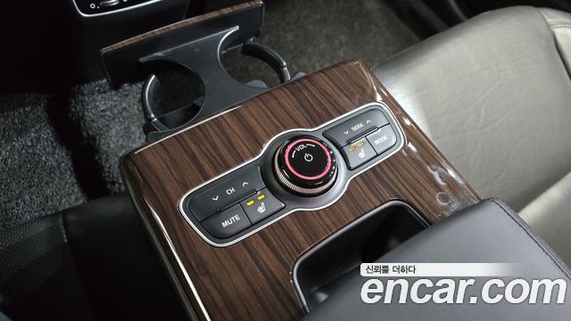 Kia K7 2015 — photo 20