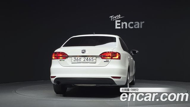 Volkswagen Jetta 2013 — photo 4