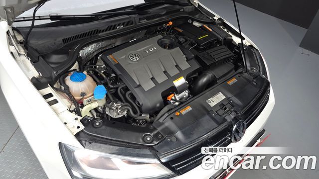 Volkswagen Jetta 2013 — photo 6