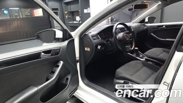 Volkswagen Jetta 2013 — photo 10