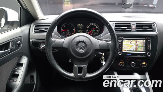 Volkswagen Jetta 2013 — photo 13