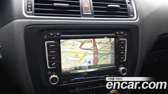 Volkswagen Jetta 2013 — photo 15