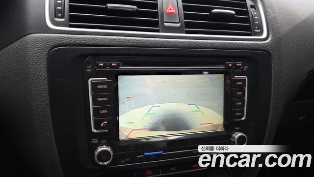 Volkswagen Jetta 2013 — photo 16