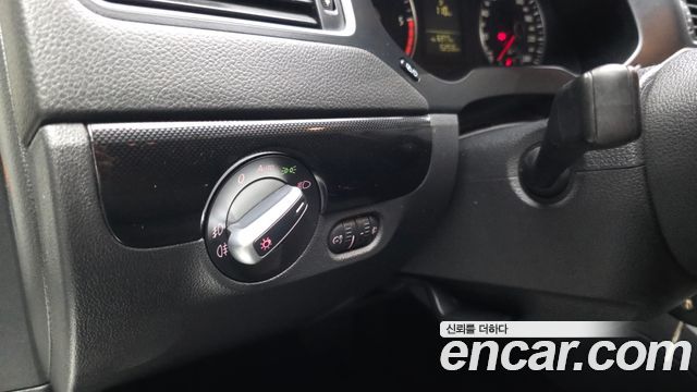 Volkswagen Jetta 2013 — photo 19