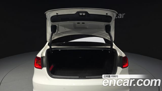 Volkswagen Jetta 2013 — photo 20