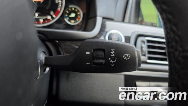 BMW 5-Series 2016 — photo 14