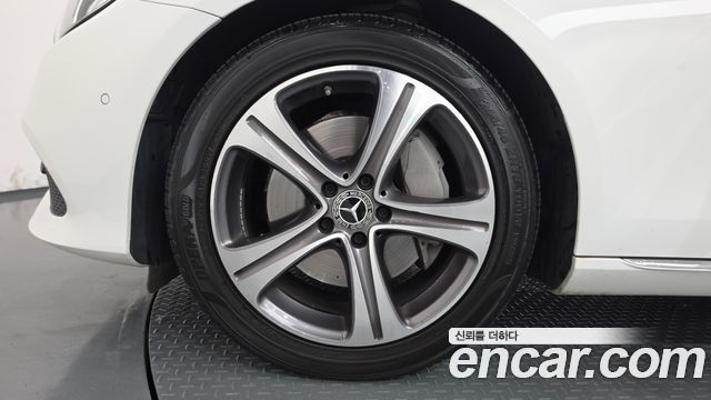 Mercedes-Benz E-Class 2019 — photo 5