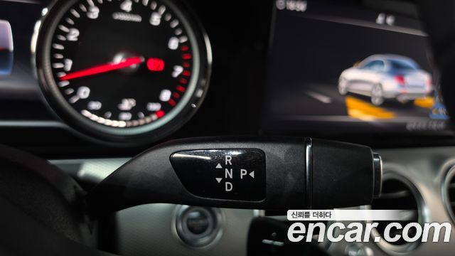 Mercedes-Benz E-Class 2019 — photo 12